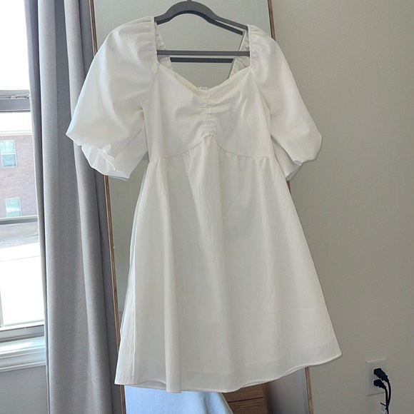 Dresses & Skirts - White Puff Sleeve Babydoll Dress